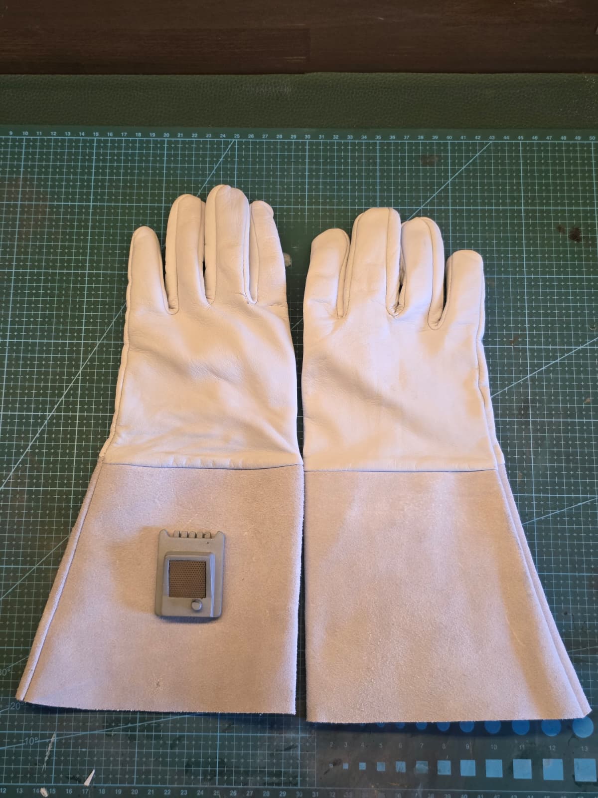 ESB Hoth Gloves — Lederhandschuhe mit Comlink-Detail